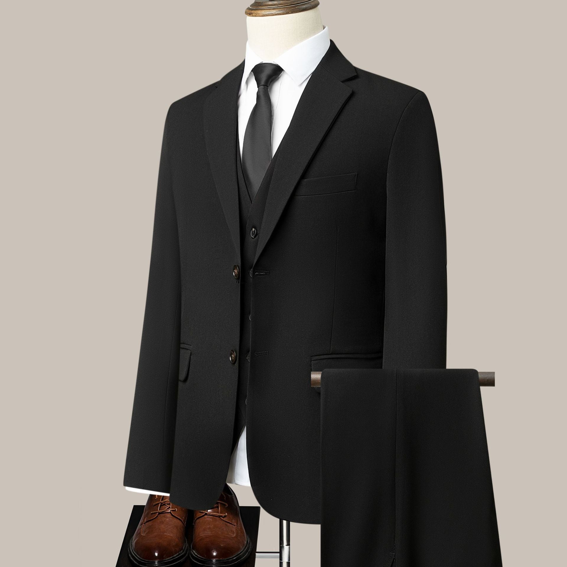 Slim Fit Two Button Business Suit Jacket and Pants with Tie