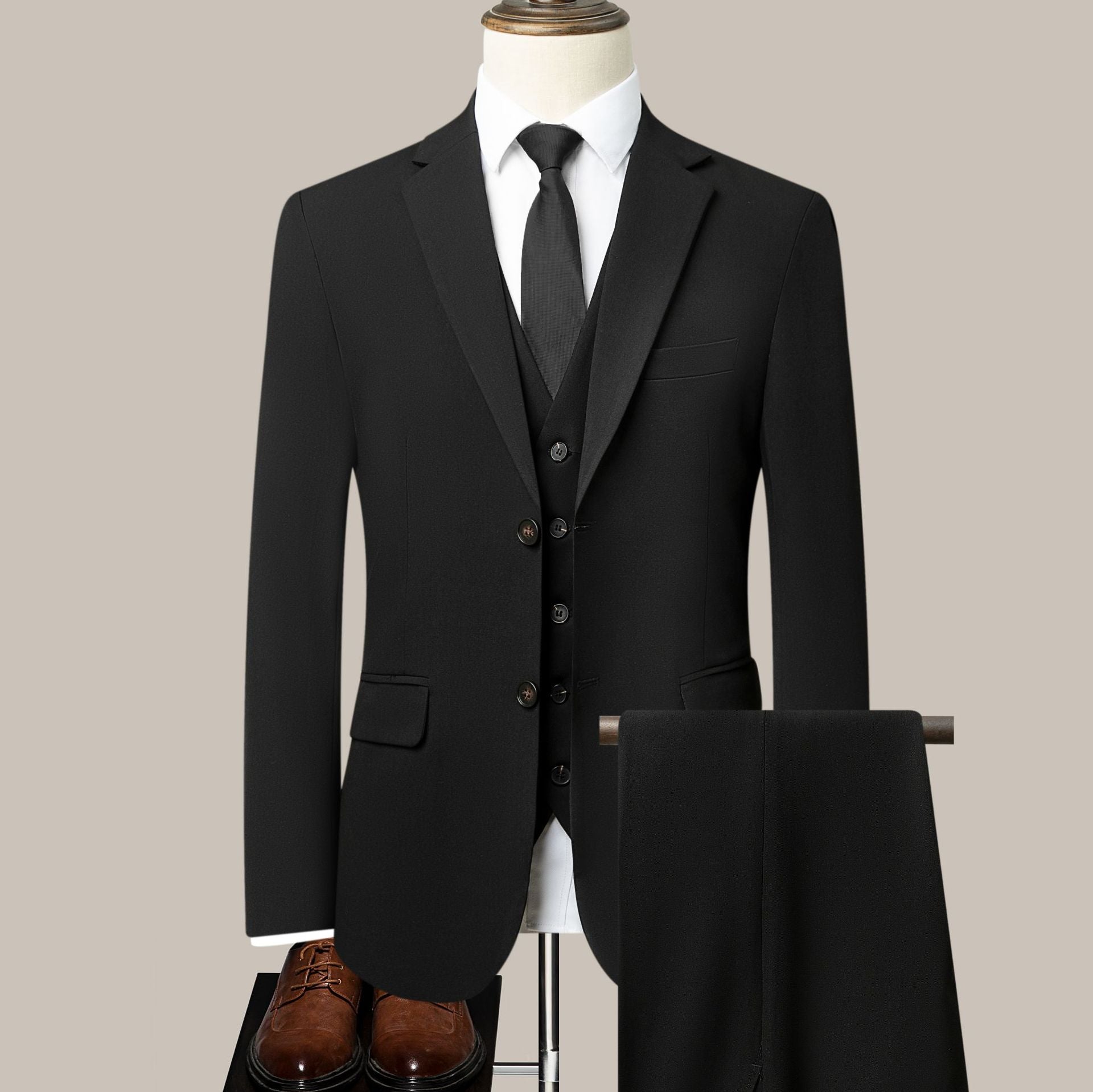 Slim Fit Two Button Business Suit Jacket and Pants with Tie